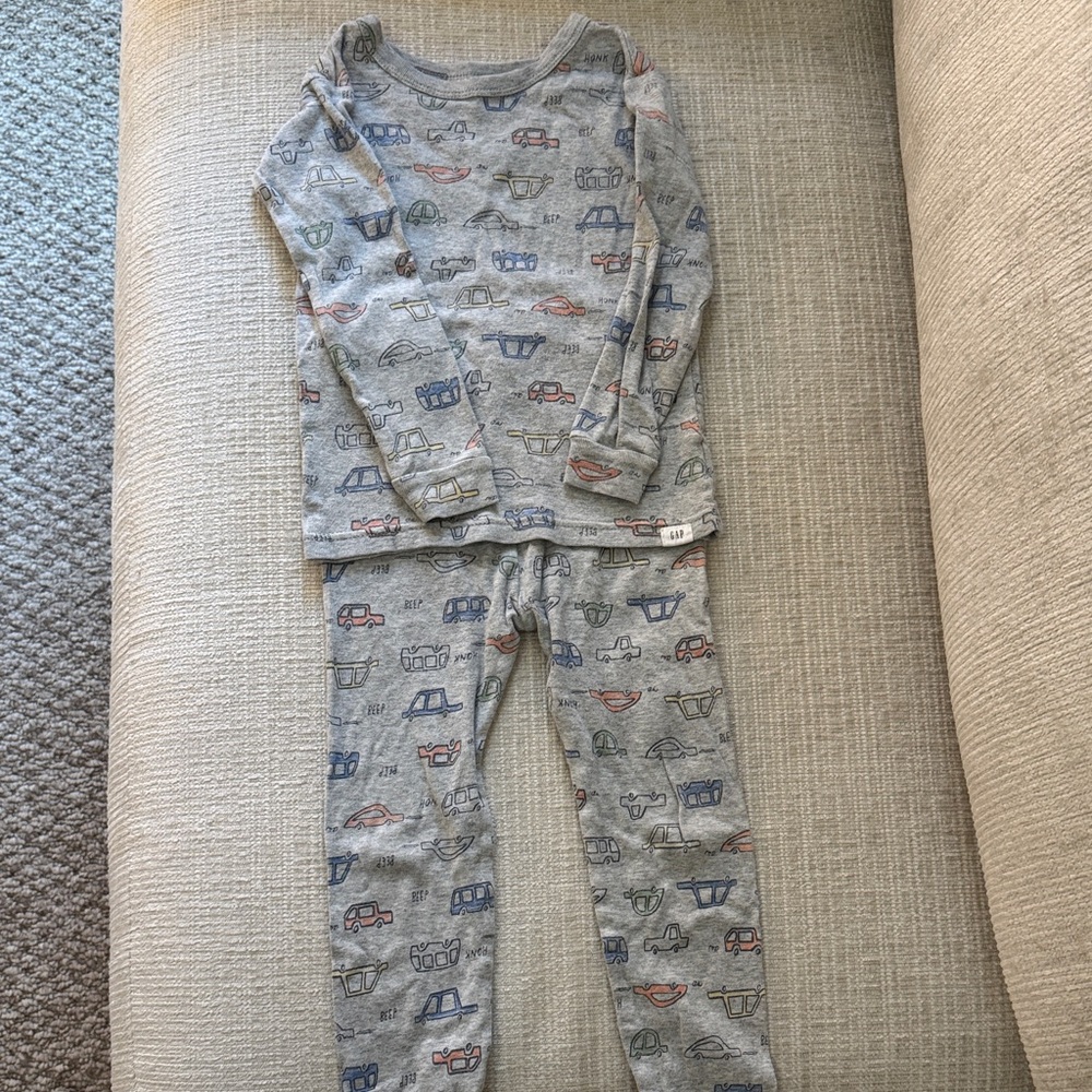 GAP Gray Kids Pajama Set with Car Print